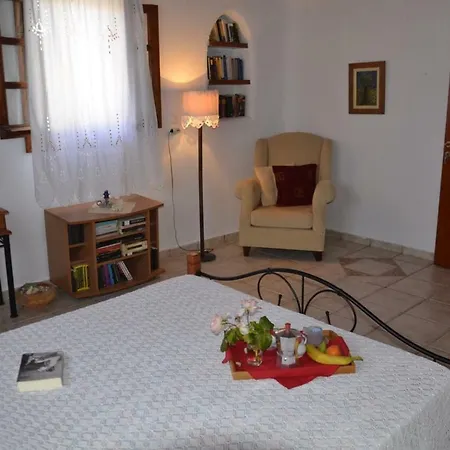 Lovely And Homely Mykonian Feriehus